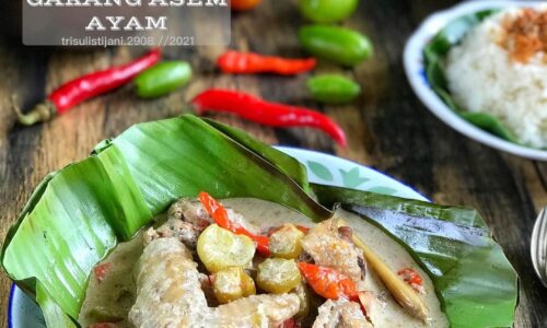 Garang Asem Ayam (Chicken Cooked In Sour Coconut Sauce) - Main Dishes Recipes dari Banana