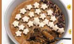 Earl Grey  Appels & Pear Overnight Oats W/ Biscoff Shell