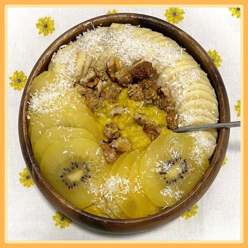 Golden Oatmeal Bowl