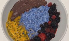 Overnight Yogurt Oatmeal Bowl