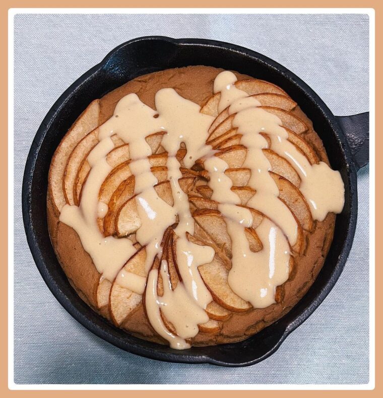 Sticky Toffee Pear Baked Oats