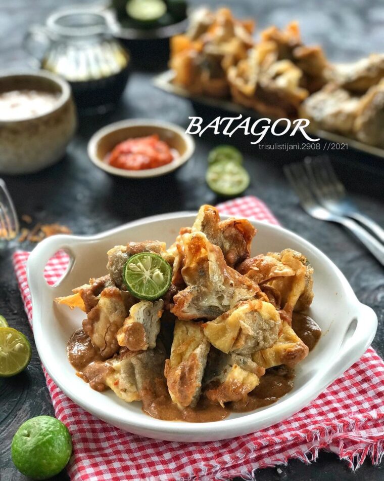 Batagor (Fried Tofu Fish Meat)