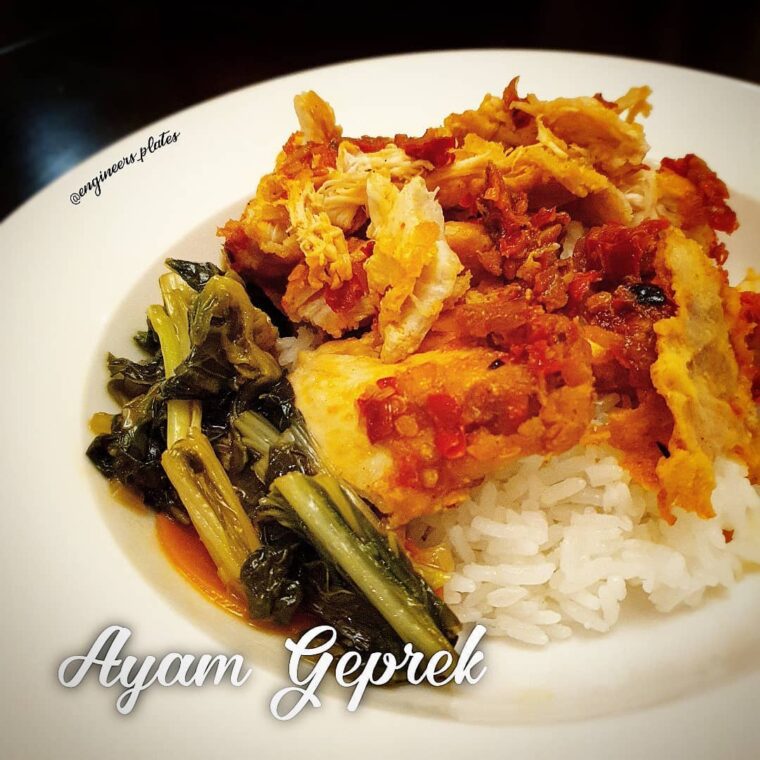 Ayam Geprek (Crushed Chicken)