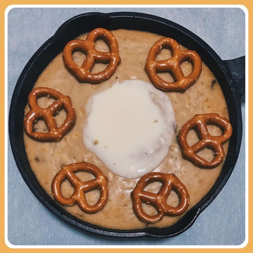 Cheesy Banana Pretzel Oats