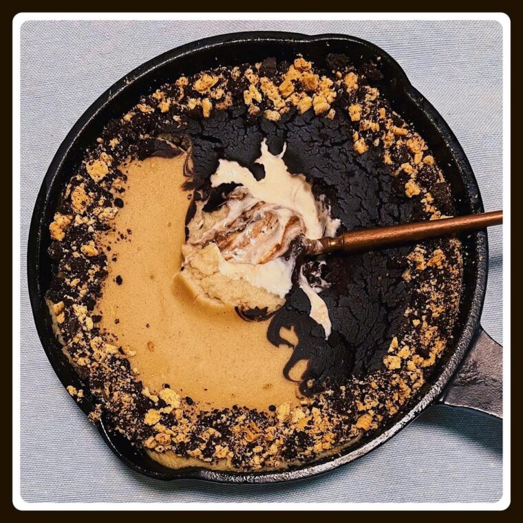 Double Oreo Cheesecake Baked Oats