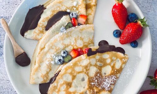 French Crêpes With Chocolate Sauce