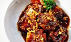 Krengsengan Iga Sapi (Sweet Caramelised Beef Ribs)