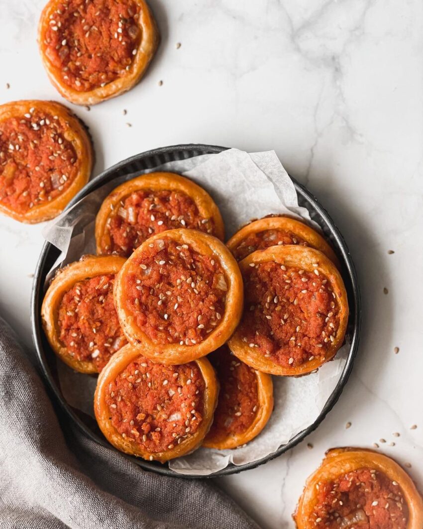 Mini Kishik Pies With A Puff Pastry Base