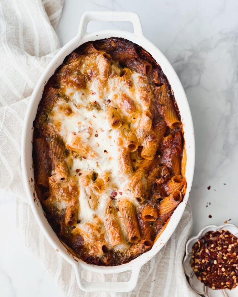 One-pot Pasta Bake With Spinach, Sun Dried Tomatoes And 3 Cheese