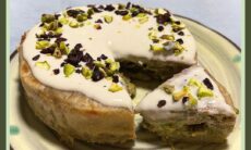 Pistachio Banan ‘Molten’ Cake