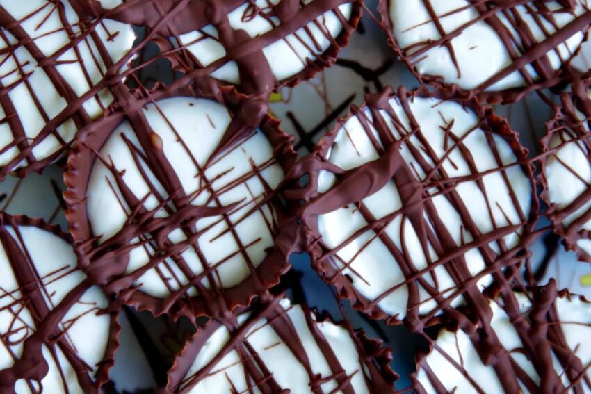 Salted Caramel Chocolate Cups