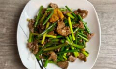 Stir Fry Garlic Shoot With Beef