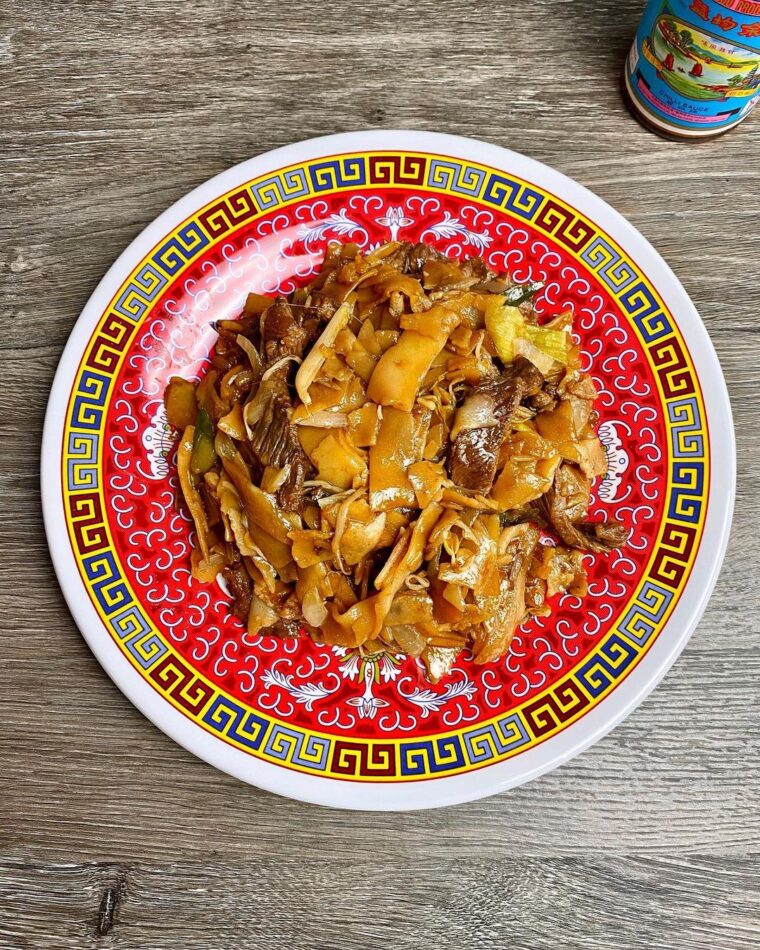 Stir-fry Rice Noodles With Beef