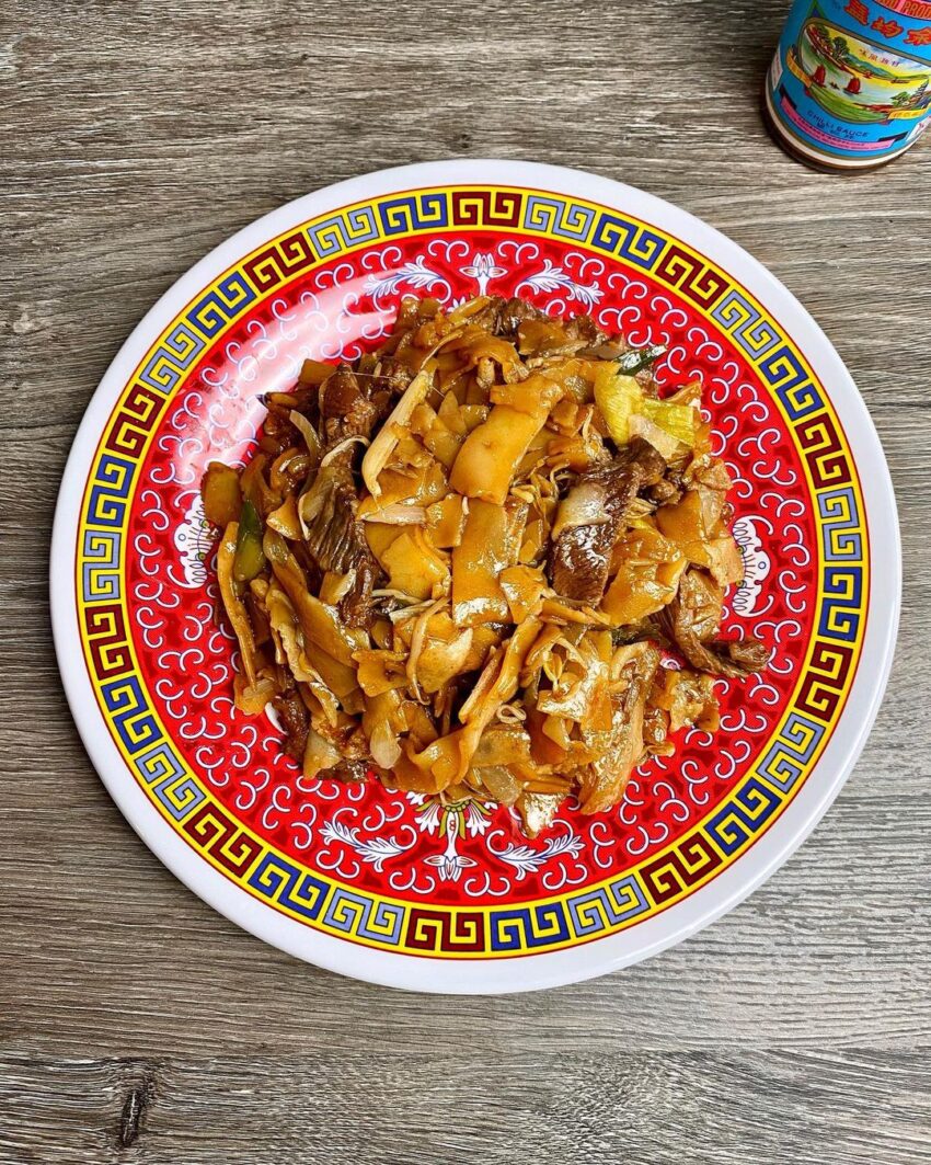 Stir-fry Rice Noodles With Beef