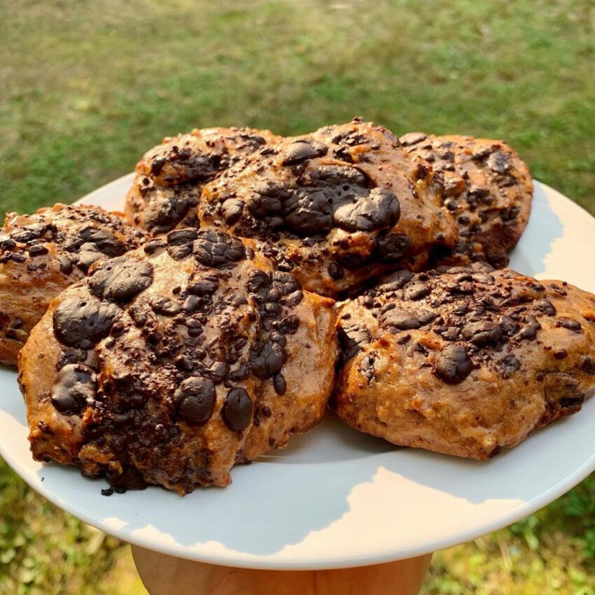 5 Ingredient Healthy Dark Chocolate Chunk Cookies