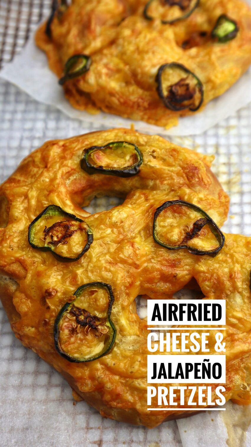 Airfried Cheese & Jalapeño Pretzel