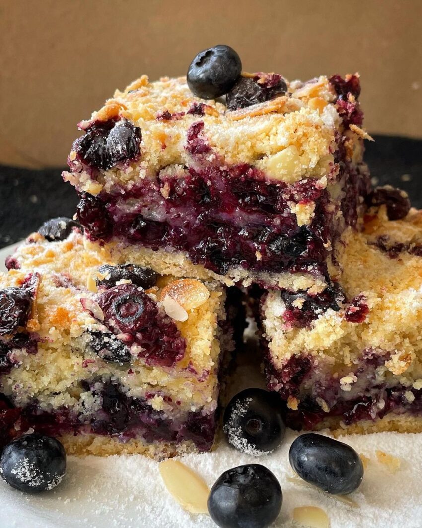 Blueberry Crumble Cake