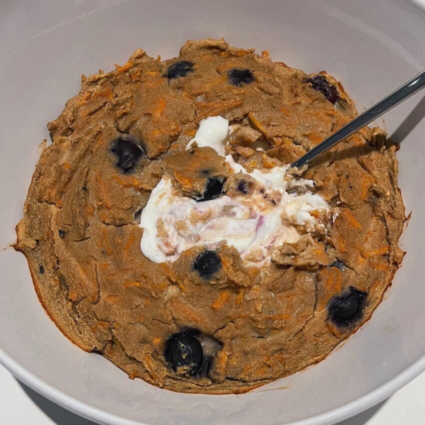 Carrot & Blueberry Cheesecake Baked Oats