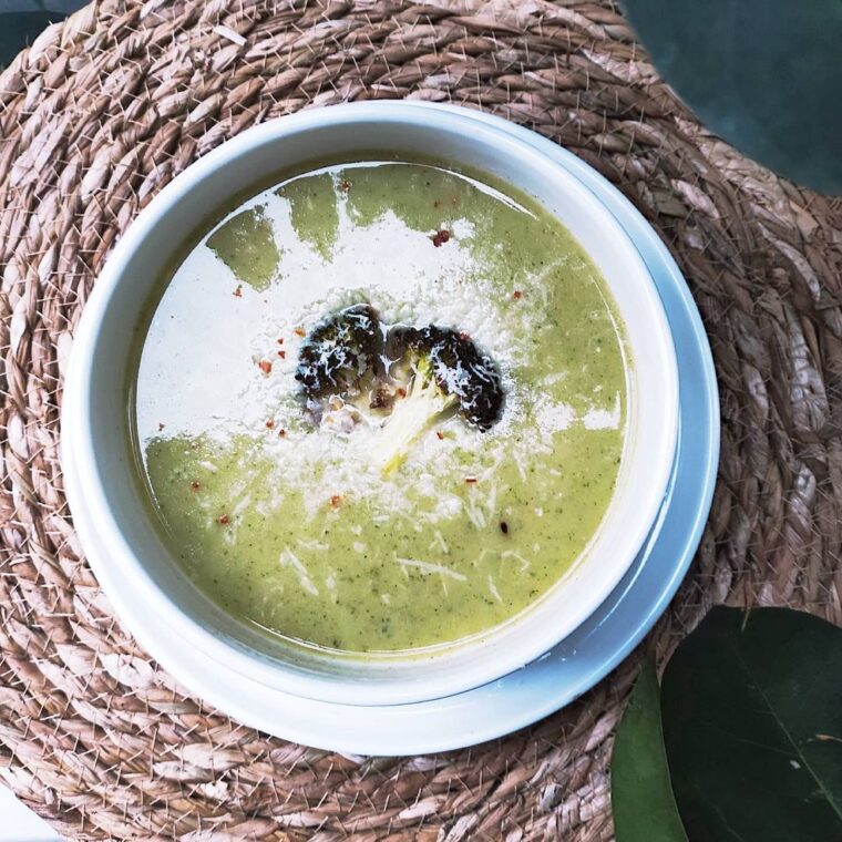 Cheesy Broccoli Soup