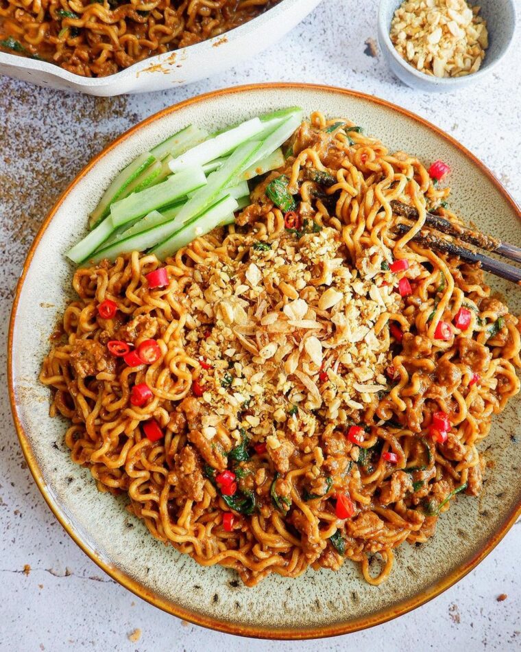 Chicken Noodle With Peanut Sauce