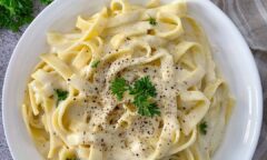 Creamy Fettuccine Alfredo Sauce