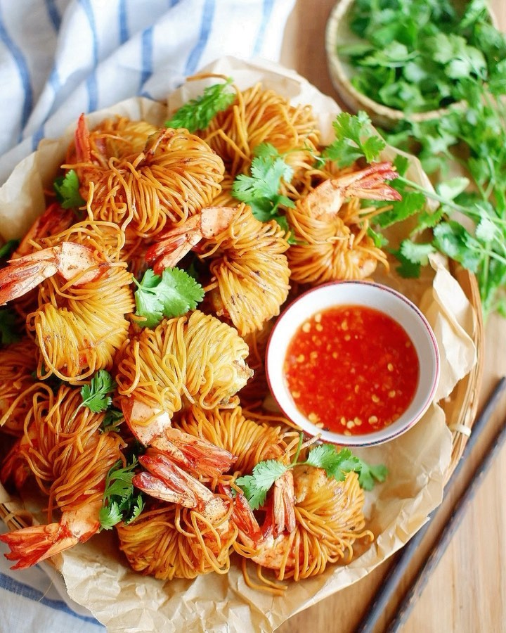 Crispy Noodle Wrapped Prawns