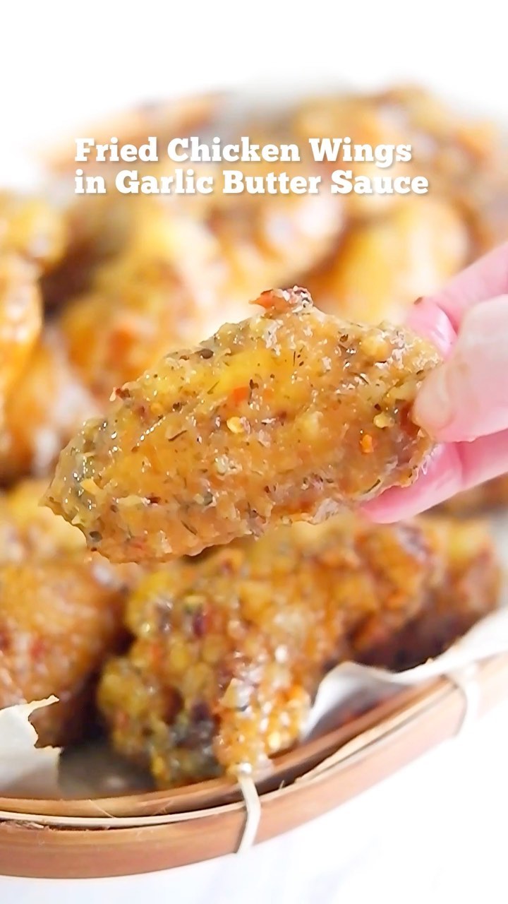 Fried Chicken Wings With Garlic Butter Sauce