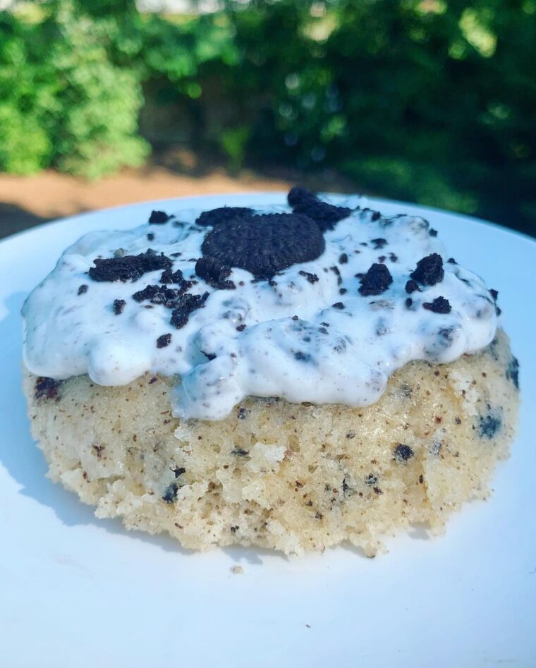 High Protein Cookies N Cream Mug Cake