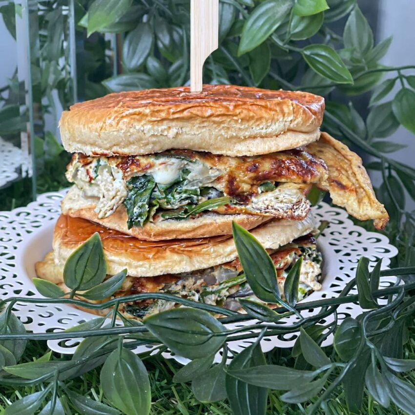 Masala Omelette Bun