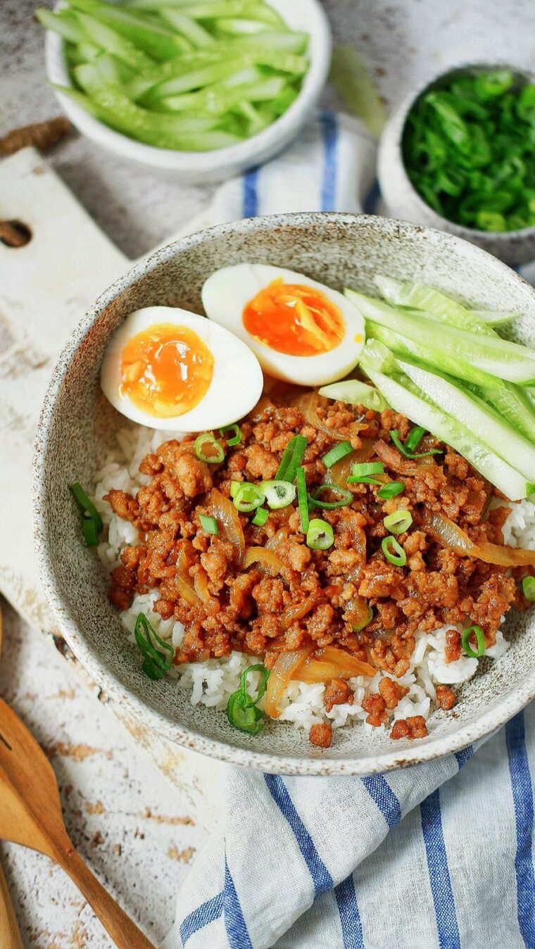 Onion Minced Meat Rice Bowl