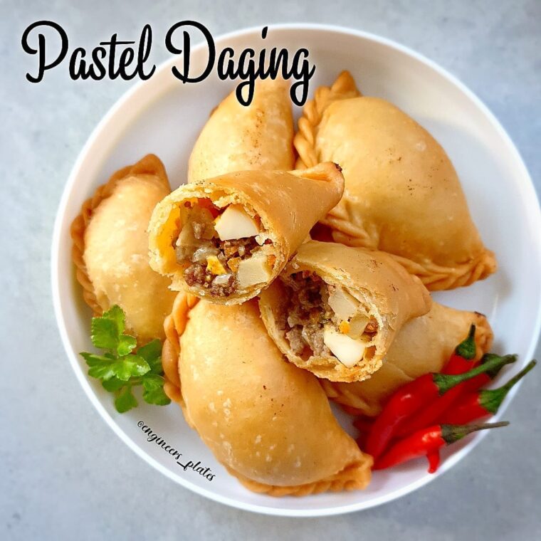 Pastel Daging (Indonesian Meat Puff Pastry)
