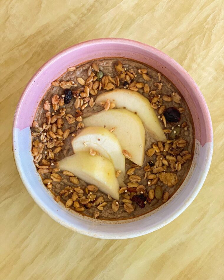Pear Cinnamon Baked Oats