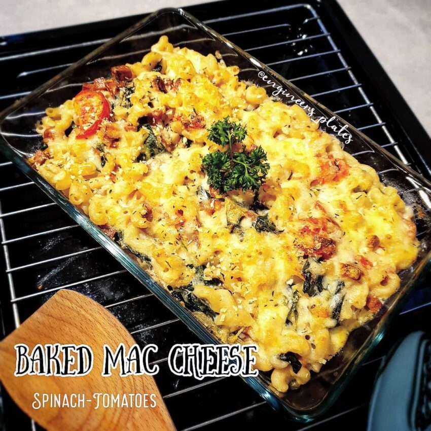 Spinach-tomatoes Mac Cheese