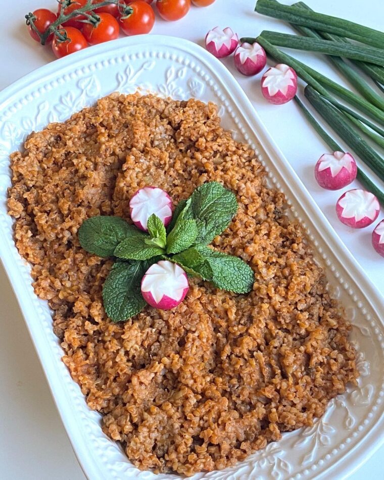 Tomato Bulgur Pilaf (Bourghol 3a Banadoura)