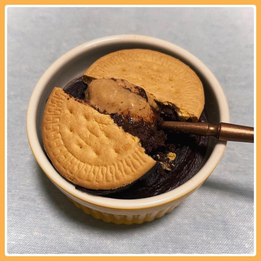 Twix Air-fry Mug Cake