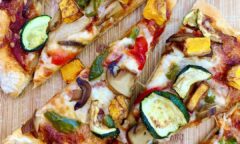 10 Min Vegan Naan Bread Pizza