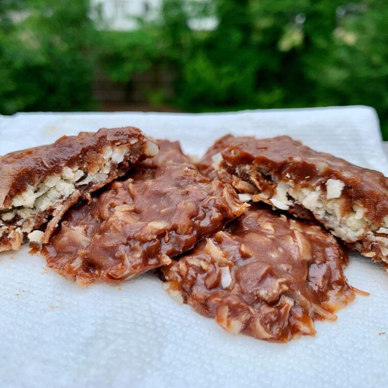 5 Ingredient Dark Chocolate Peppermint Patties