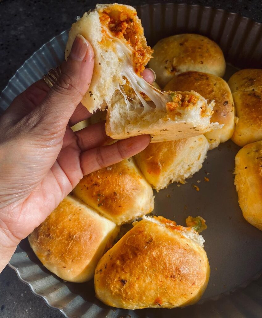 Cheesy Pizza Bombs With Chicken And Veggies Filling