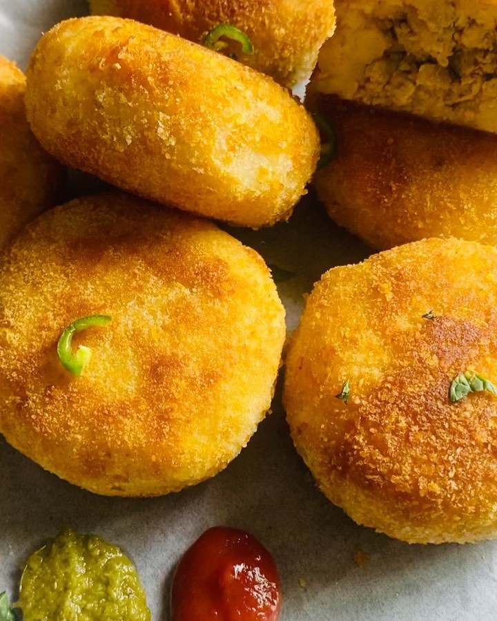 Chicken Mince Stuffed Potato Cutlets (Aloo Puri)