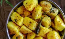 Fried Masala Idli With Green Chutney