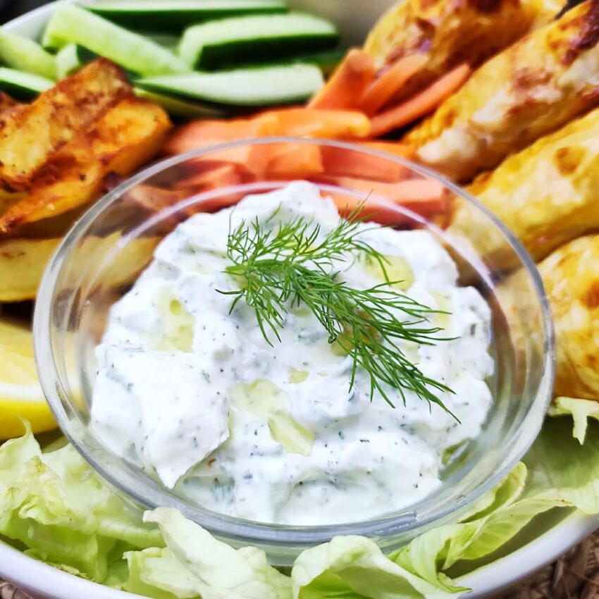 Haydari (Turkish Cheesy Yoghurt Dip)
