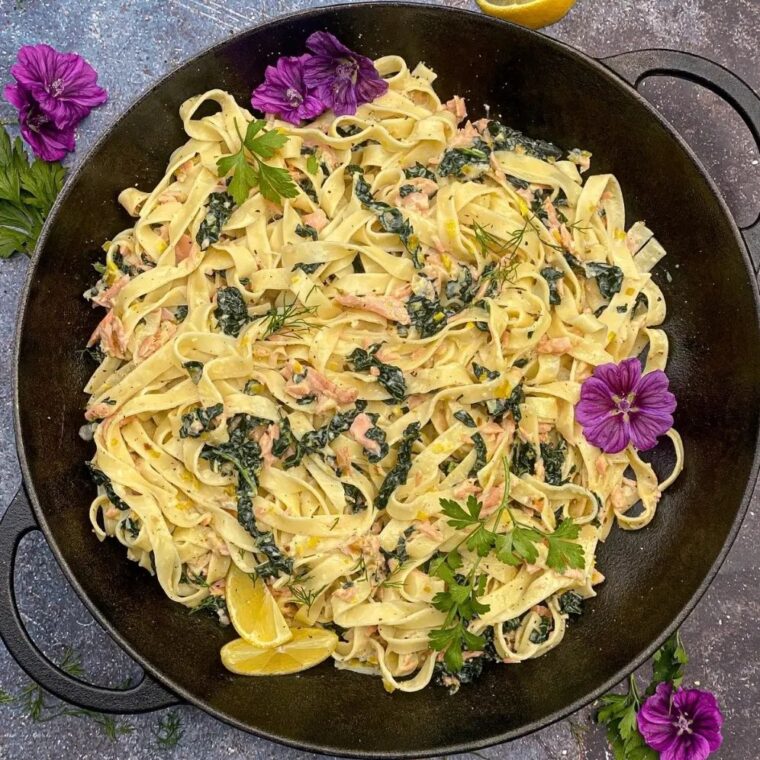 Hot Smoked Salmon Pasta With Cream Cheese & Spinach
