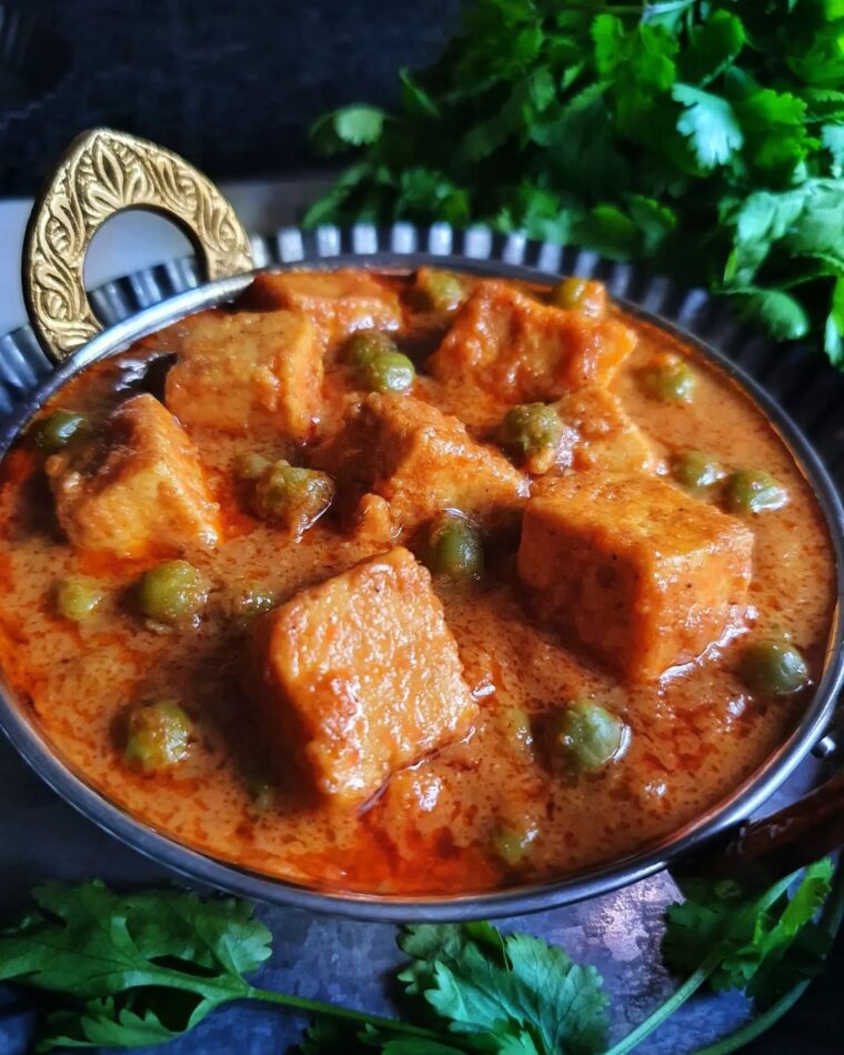 Matar Paneer (Peas And Paneer)