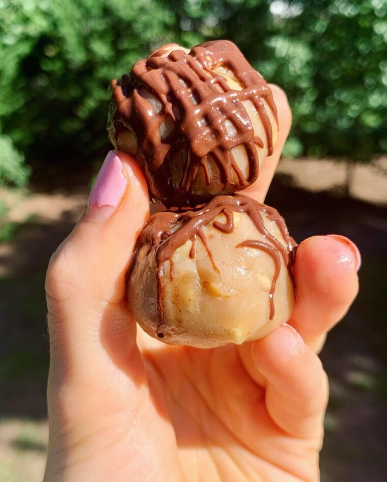 No Bake Copycat Snickers Protein Balls
