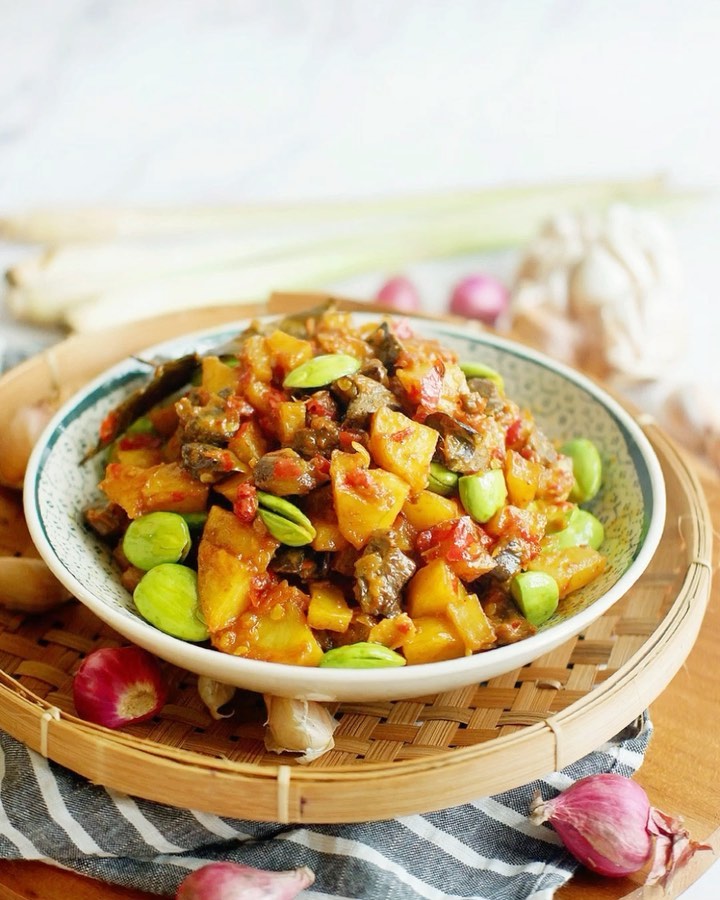 Sambal Kentang Ati Ampela  (Spicy Liver Gizard And Potato Sambal)