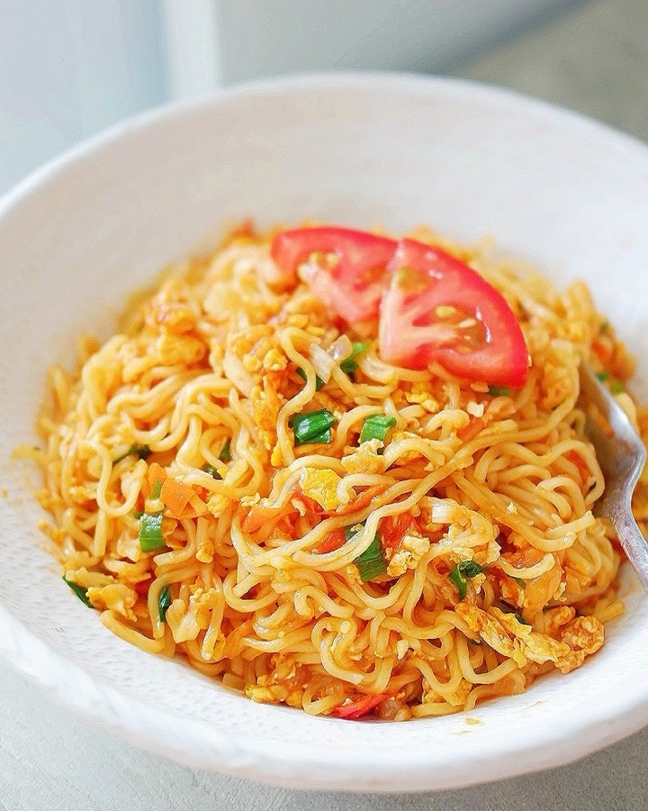 Stir Fry Tomato Noodles