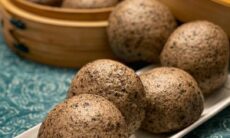 Whole Wheat Sesame Steamed Buns
