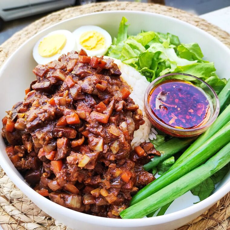 Lu Rou Fan (Taiwanese Braised Meat)