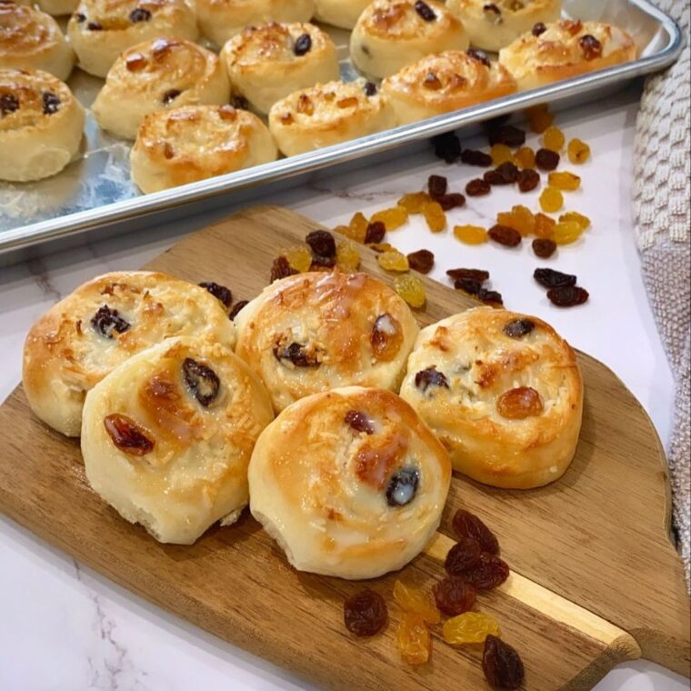 Raisin Coconut Rolls