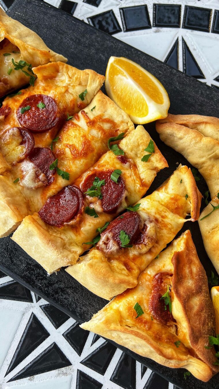 Sujuk And Cheese Pide